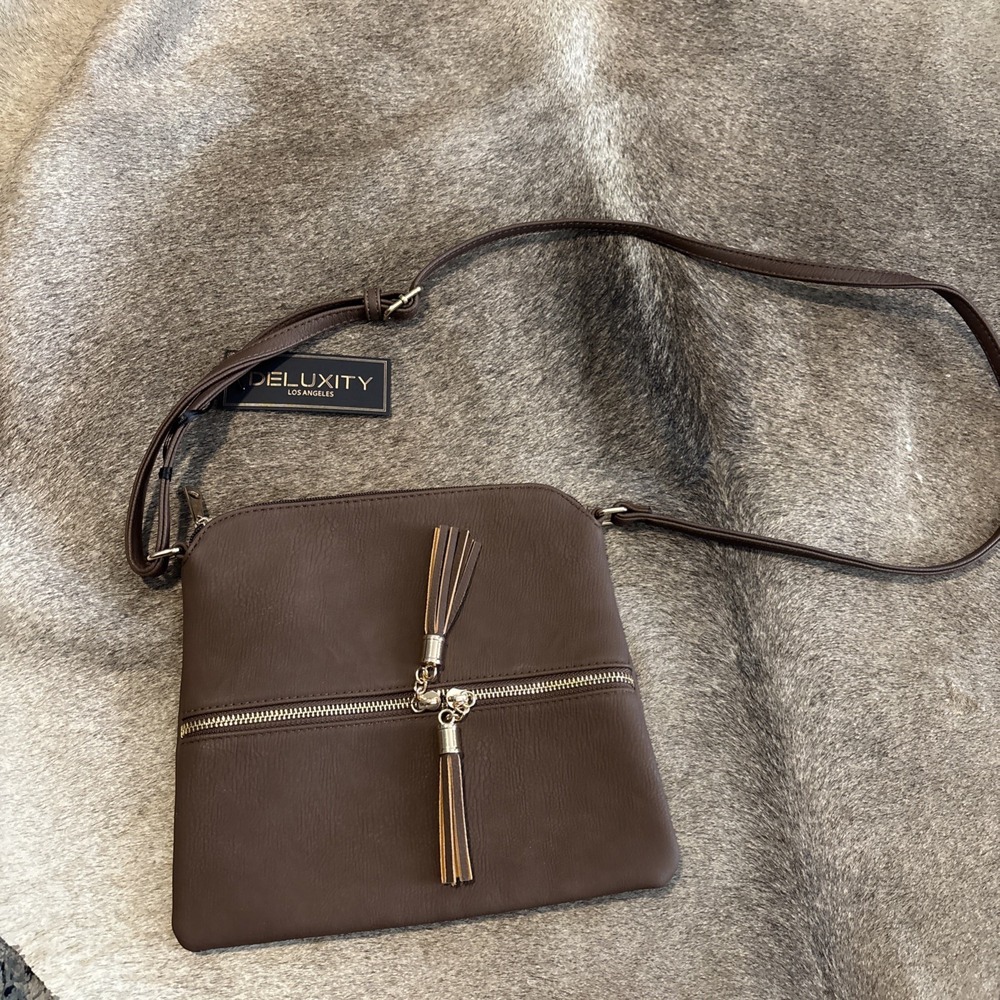 Deluxity‎ Los Angeles Brown Leather Over Shoulder Tassel Purse Bag NWT